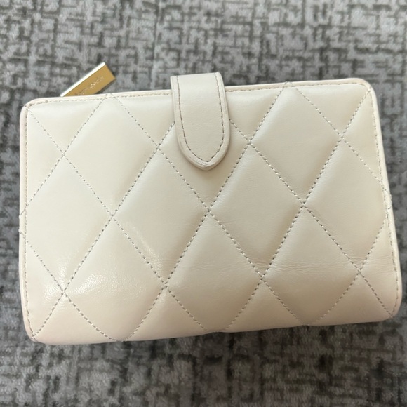 Kate Spade New York Carey Wallet - Picture 4 of 9